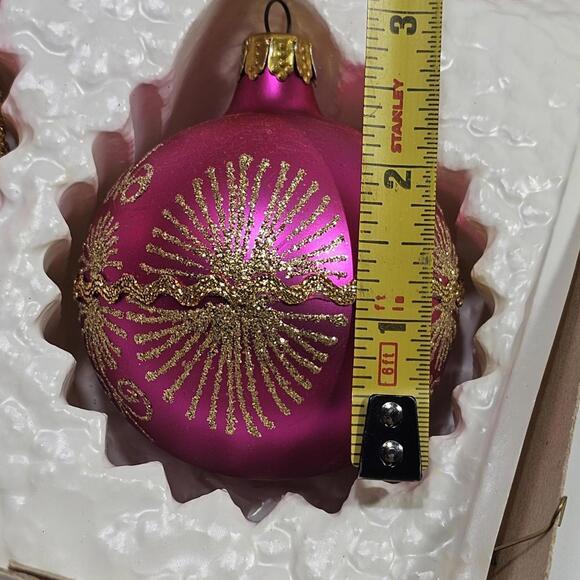 Vintage Christmas Classics Hand Decorated Glass Ornaments Two Gloss & Two Matte - Picture 8 of 8